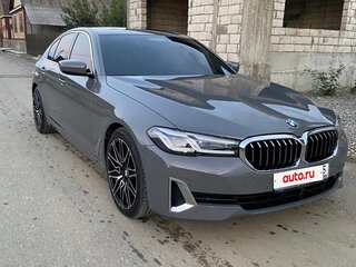 2022 BMW 5 серии 520i VII (G30/G31/G38) Рестайлинг, серый, 4550000 рублей, вид 5