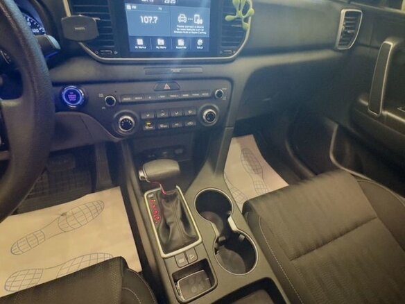 2019 Kia Sportage IV Рестайлинг, серебристый, 1650000 рублей - вид 8