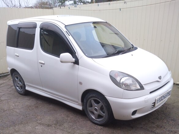 2001 Toyota FunCargo, белый, 550000 рублей - вид 4