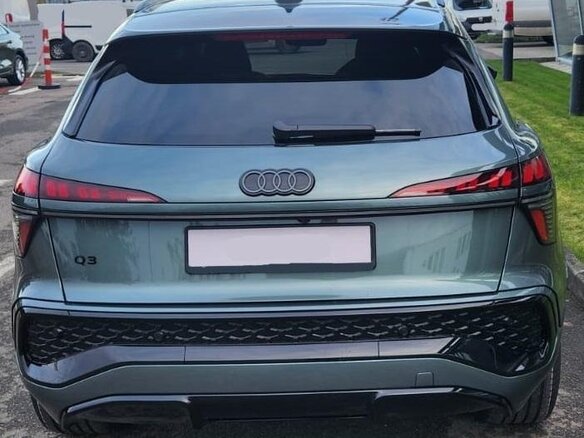 2025 Audi Q3 TDI III (FJ), зелёный, 8390000 рублей - вид 5