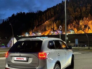2014 Mitsubishi Outlander III Рестайлинг, серый, 1600000 рублей, вид 4