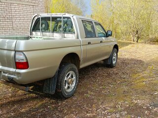 2005 Mitsubishi L200 III, серебристый, 1150000 рублей, вид 4