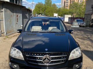 2005 Mercedes-Benz M-Класс 320 II (W164), чёрный, 1500000 рублей, вид 1