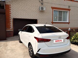 2021 Hyundai Solaris II Рестайлинг, белый, 1800000 рублей, вид 4