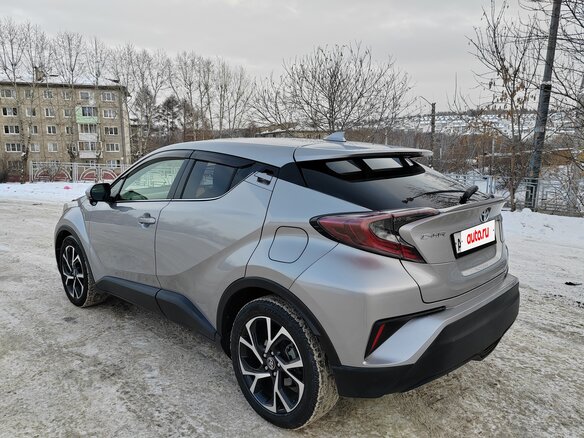 2017 Toyota C-HR I, серебристый, 2400000 рублей - вид 5