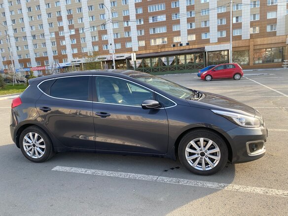 2016 Kia Ceed II Рестайлинг, серый, 1470000 рублей - вид 2