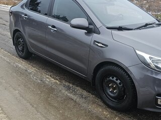 2015 Kia Rio III, серый, 950000 рублей, вид 4