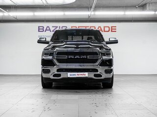 2019 Ram 1500 Crew Cab V, чёрный, 6700000 рублей, вид 2