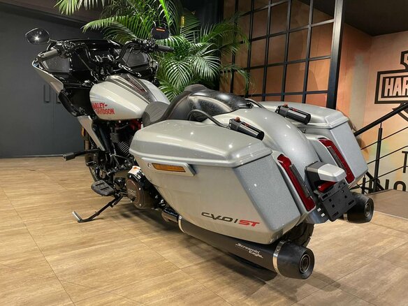 2025 Harley-Davidson CVO Road Glide ST, серебристый, 6500000 рублей - вид 4