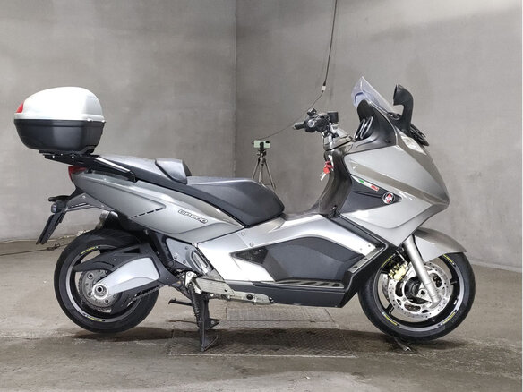 2011 Gilera GP800, серый, 600000 рублей