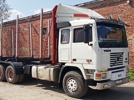 1988 Volvo F-Series, белый, 2500000 рублей, вид 2