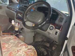 1999 Toyota Regius I Рестайлинг, белый, 670000 рублей, вид 5