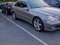 2004 Mercedes-Benz C-Класс 240 II (W203) Рестайлинг, серый, 870000 рублей - вид 1