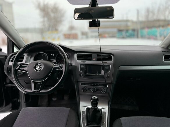 2013 Volkswagen Golf VII, чёрный, 1230000 рублей - вид 6