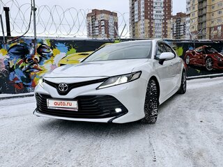 2019 Toyota Camry VIII (XV70), белый, 2900000 рублей, вид 2