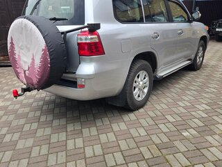 2012 Toyota Land Cruiser 200 Series Рестайлинг 1, серый, 4999000 рублей, вид 3