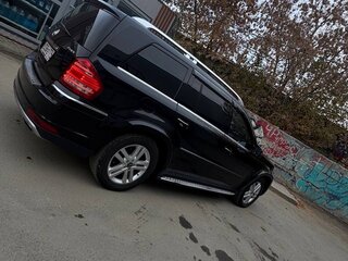 2010 Mercedes-Benz GL-Класс 500 I (X164) Рестайлинг, чёрный, 2500000 рублей, вид 3