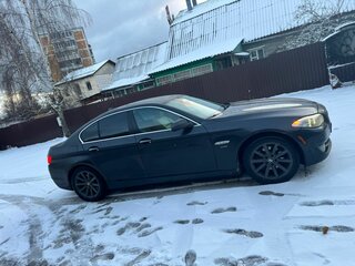 2011 BMW 5 серии 535i xDrive VI (F10/F11/F07), серый, 1900000 рублей, вид 2