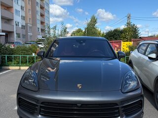 2020 Porsche Cayenne III, серый, 5490000 рублей, вид 2