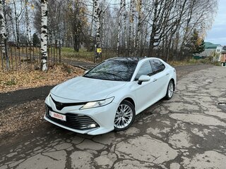 2019 Toyota Camry VIII (XV70), белый, 2899000 рублей, вид 3