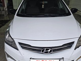 2014 Hyundai Solaris I Рестайлинг, белый, 450000 рублей, вид 4