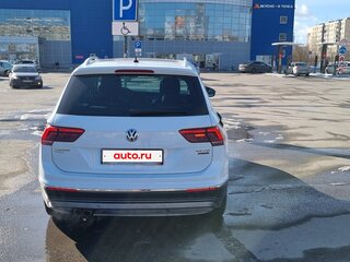 2017 Volkswagen Tiguan II, белый, 2300000 рублей, вид 5