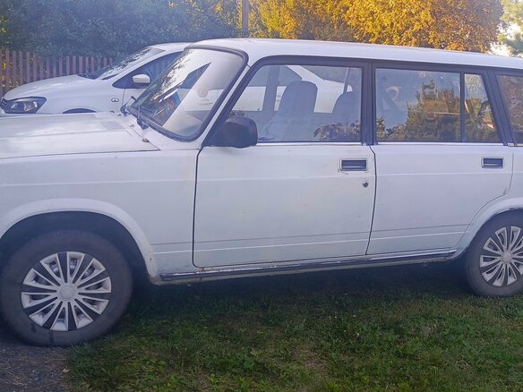 2002 Lada (ВАЗ) 2104 4-speed, белый, 100000 рублей - вид 4