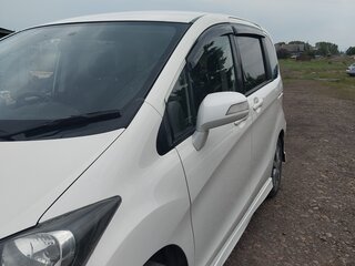 2008 Honda Freed I, белый, 750000 рублей, вид 2