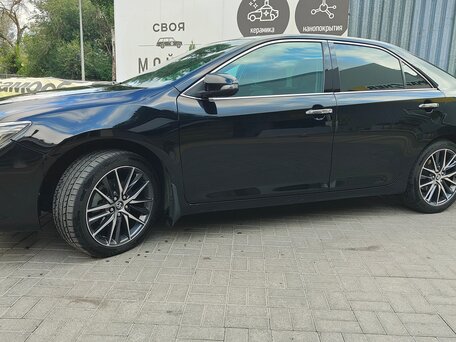 2017 Toyota Camry VII (XV50) Рестайлинг 2, чёрный, 2100000 рублей, вид 2