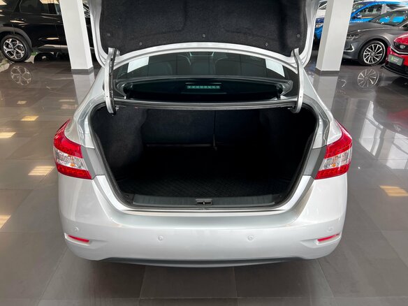 2015 Nissan Sentra VII (B17), серебристый - вид 6
