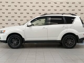 2011 Mitsubishi Outlander II Рестайлинг, белый, 1104000 рублей, вид 5