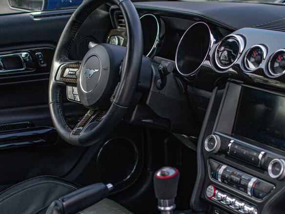 2017 Ford Mustang VI, синий, 4700000 рублей - вид 8