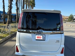 2019 Toyota Noah III (R80) Рестайлинг, белый, 2400000 рублей, вид 5