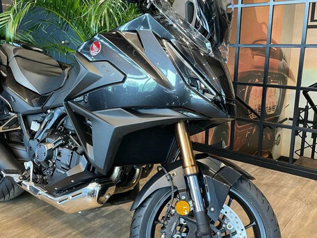 2025 Honda NT1100, серый, 2390000 рублей, вид 4