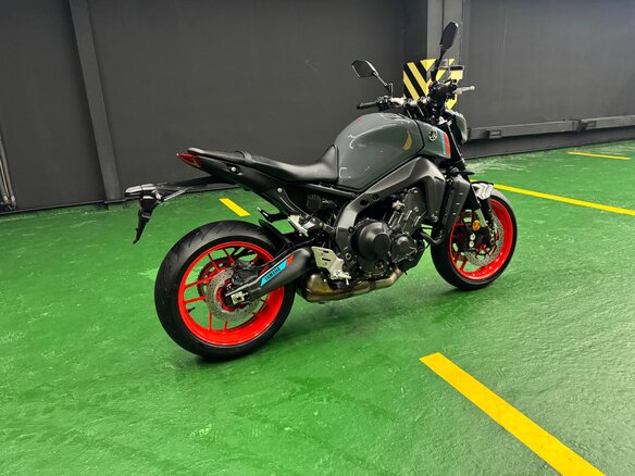 2021 Yamaha MT-09 (FZ-09), серый, 1150000 рублей - вид 6