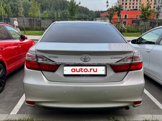 2015 Toyota Camry VII (XV50) Рестайлинг, серебристый, 1400000 рублей, вид 3