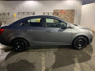 2013 Chevrolet Aveo II, серый, 639000 рублей, вид 4