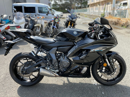 2023 Yamaha YZF-R7, чёрный, 1100000 рублей, вид 1
