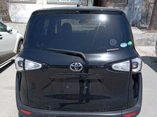 2018 Toyota Sienta II, чёрный, 1250000 рублей, вид 3