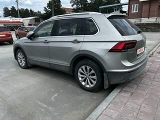 2017 Volkswagen Tiguan II, серый, 2300000 рублей, вид 5