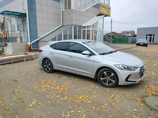 2016 Hyundai Elantra VI (AD), серебристый, 1600000 рублей, вид 3