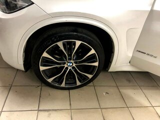 2015 BMW X5 30d III (F15), белый, 4000000 рублей, вид 4
