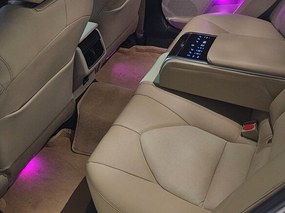 2019 Toyota Camry VIII (XV70), белый, 3750000 рублей - вид 11