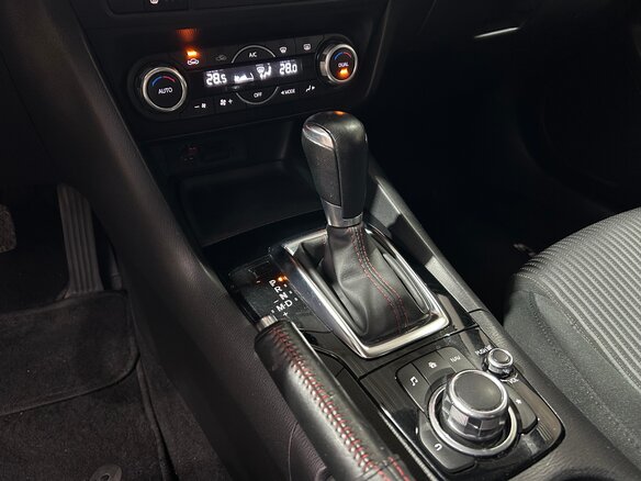 2014 Mazda 3 III (BM), белый, 1650000 рублей - вид 19