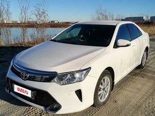 2015 Toyota Camry VII (XV50) Рестайлинг, белый, 1900000 рублей, вид 1