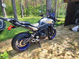 2015 Yamaha MT-09 Tracer (FJ-09), серебристый, 850000 рублей, вид 3