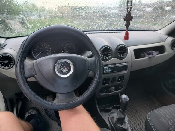 2010 Renault Logan I Рестайлинг, белый, 220000 рублей - вид 8
