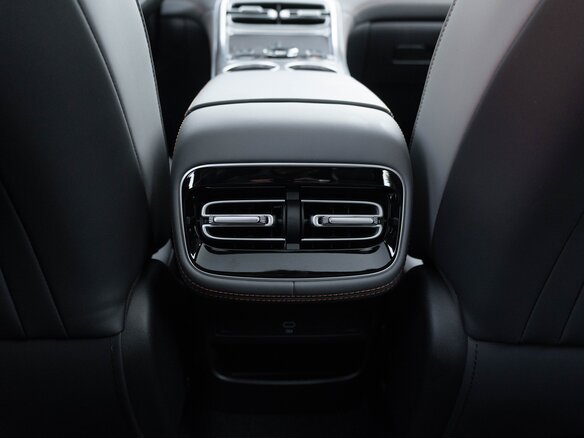 2026 Geely Galaxy M7, белый - вид 23