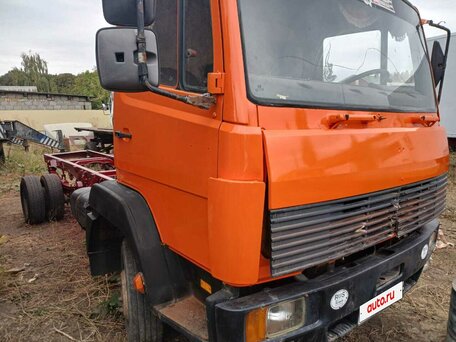 1990 Mercedes-Benz 814, красный, 400000 рублей, вид 2