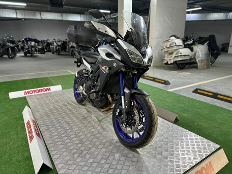 2015 Yamaha MT-09 Tracer (FJ-09), серебристый, 645000 рублей, вид 4